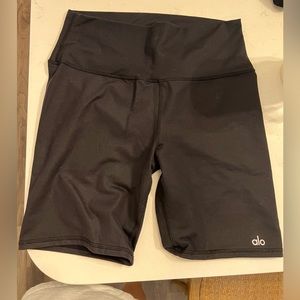 Alo yoga biker shorts